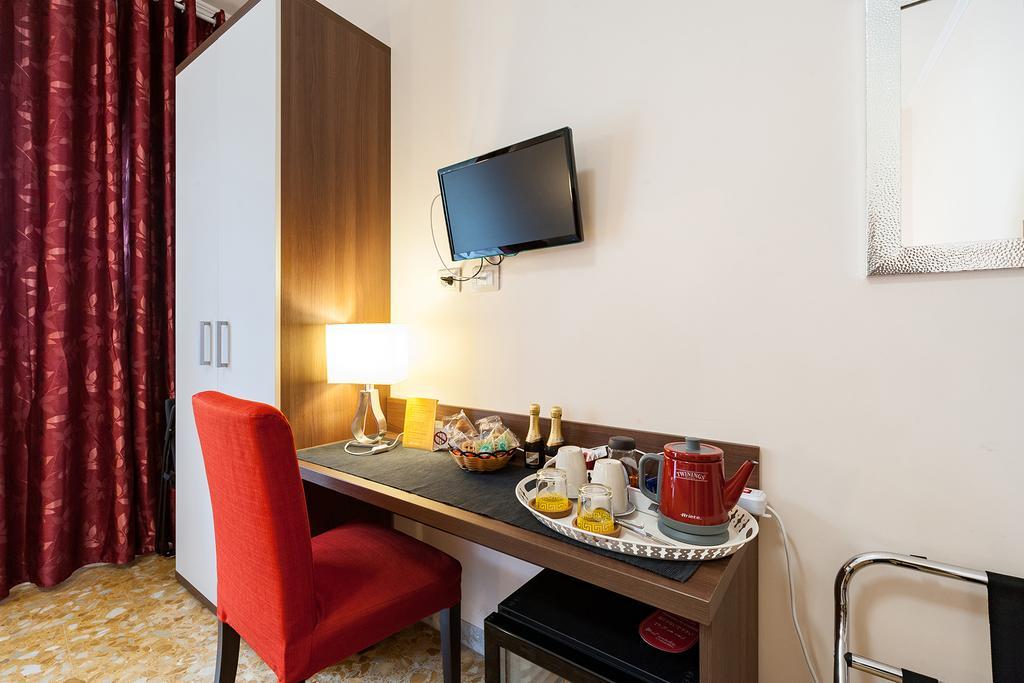 Vatican Golden Couette-café *